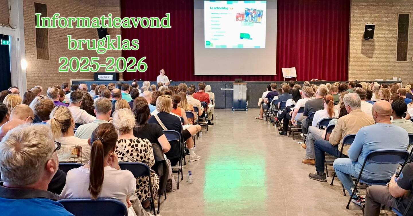 Afgelopen week zijn alle ouders/verzorgers van onze toekomstige brugklassers ontvangen in de aula. Hier hebben zij informatie gekregen over hoe de eerste maand van de brugklas eruitziet. Het was een leuke avond met een hoge opkomst. We zijn klaar om te starten! #brugklas #informatieavond #eerstemaand #brugklasser #nieuwschooljaar #basisschool #middelbareschool #daltonvoorburg #daltoncollege #dalton #daltononderwijs #
