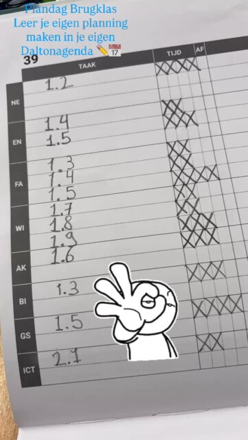 De eerste plandag van de brugklas is prima verlopen. Alle brugklassers hebben in hun eigen daltonagenda alle vakken ingepland voor periode 1👏🏼👏🏽👏🏾Ze zijn er klaar voor ✅✅✅#brugklas #plandag #plannen #agenda #daltononderwijs #dalton #daltonvoorburg #daltoncollege #middelbareschool #eersteschooldag #spannend #kennismaken