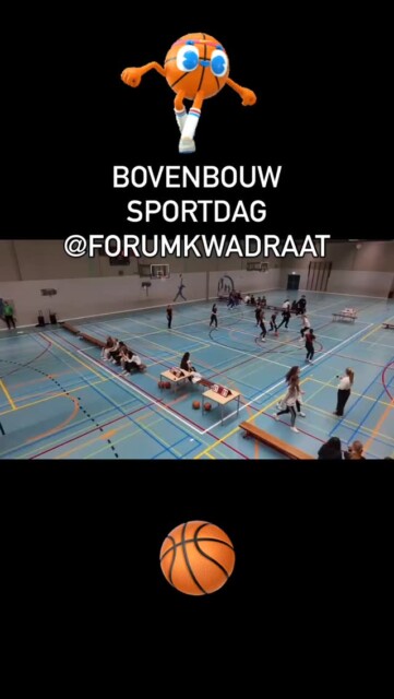 Bovenbouw sportdag bij Forum Kwadraat. Basketballen 🏀 met elkaar⛹️⛹🏽‍♀️⛹🏿‍♂️#daltonvoorburg #sportdag #bovenbouw #sportief #samenwerken #samenspelen #fanatiek #vriendschappelijk #daltoncollege #daltononderwijs #dalton
