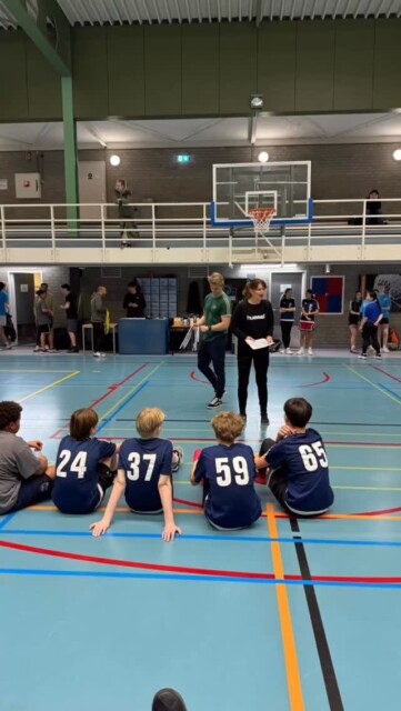 Afgelopen vrijdag 9 januari was het Interscolaire Basketbal Toernooi 🏀⛹🏽⛹🏼‍♀️⛹🏻‍♂️⛹🏽‍♀️.#interscolaire #basketbaltoernooi #samenspelen #daltonvoorburg #daltoncollegevoorburg